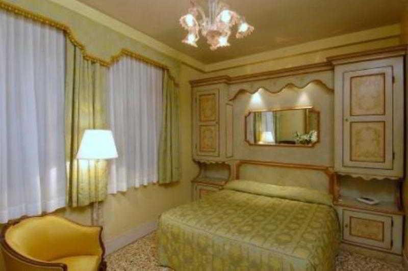 Hotel San Zulian Velence Kültér fotó