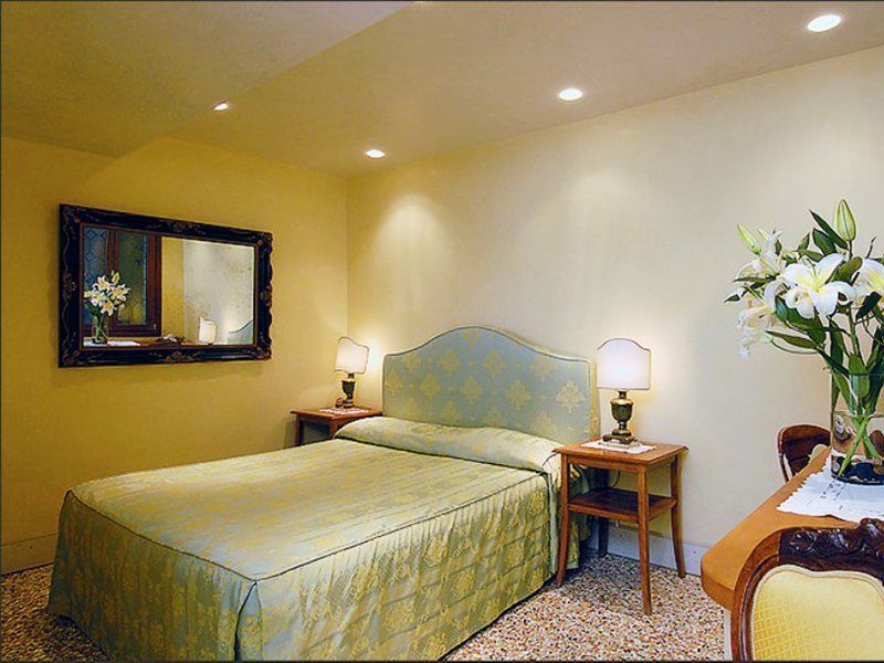 Hotel San Zulian Velence Kültér fotó